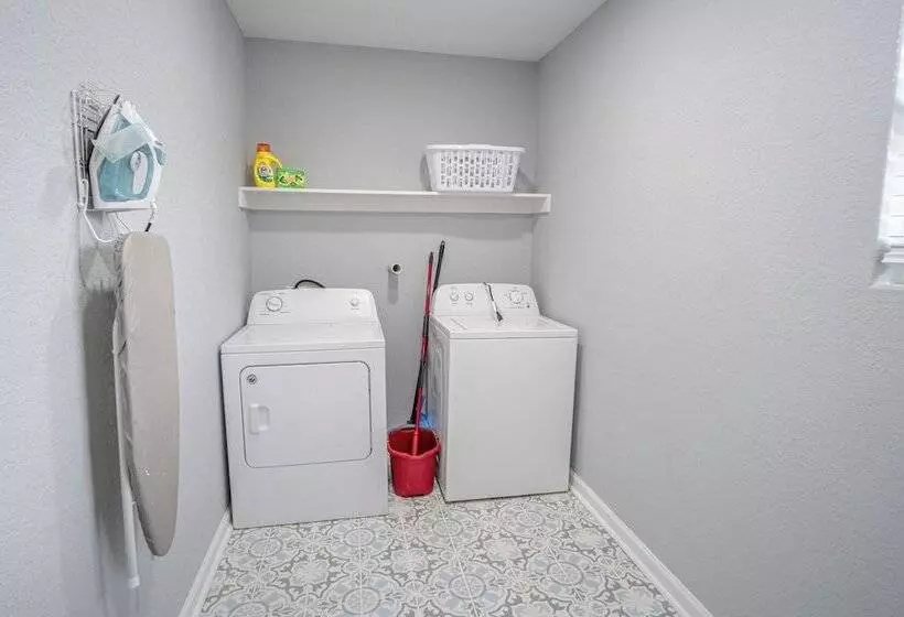 Captivating 4br 2ba Home Near Awesome Downtown