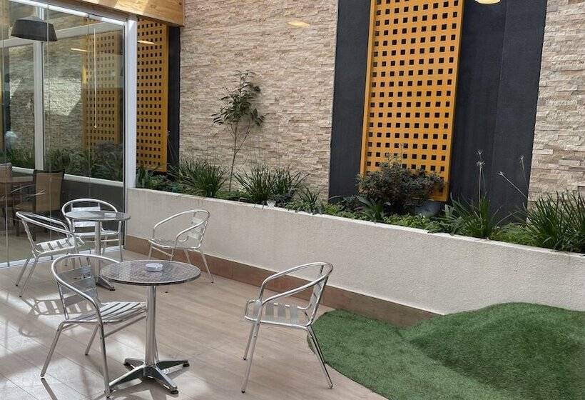 هتل Diego De Almagro Providencia Express