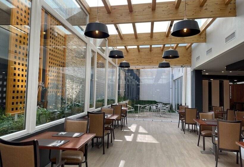 هتل Diego De Almagro Providencia Express