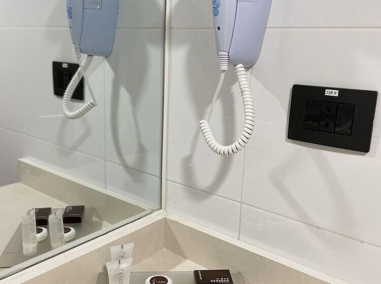 هتل Diego De Almagro Providencia Express