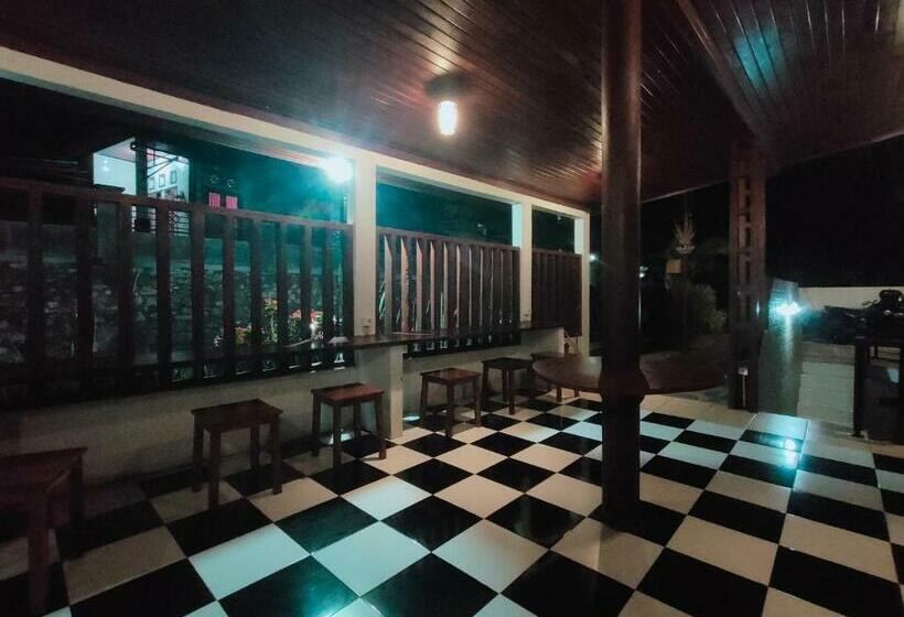 펜션 Lo Sari Bungalow