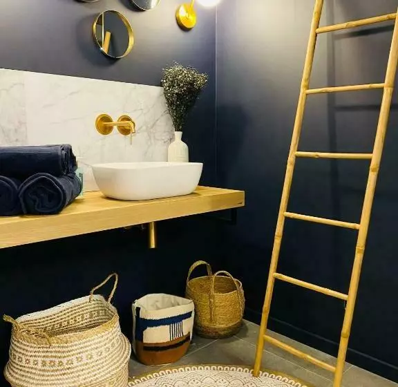 Majatalo Quinze Suites Et Wellness De Luxe