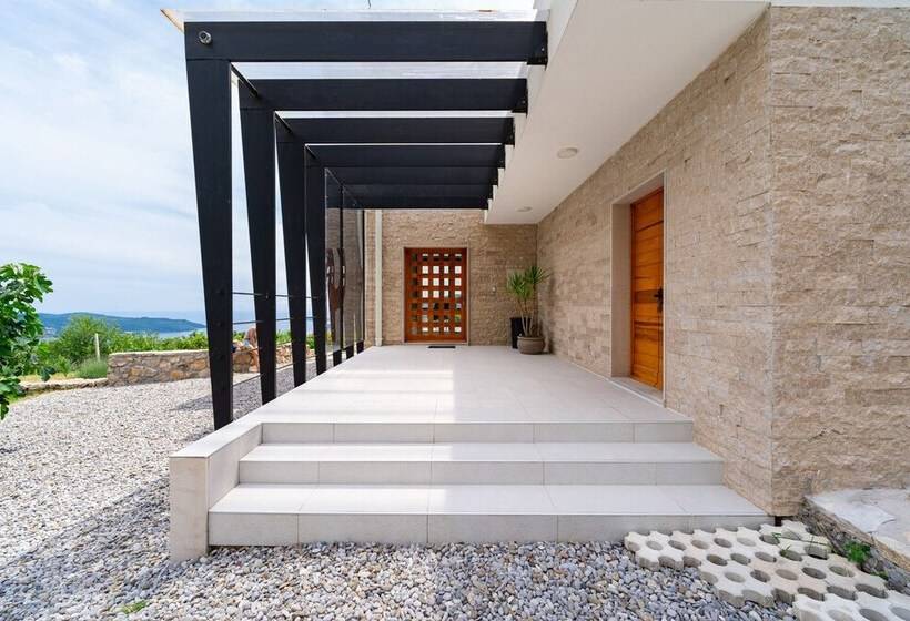 Pool Villa Luxoria Trebesin Happy Rentals