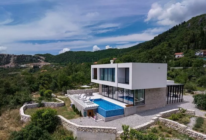 Pool Villa Luxoria Trebesin   Happy Rentals