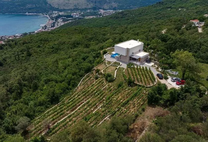 Pool Villa Luxoria Trebesin   Happy Rentals