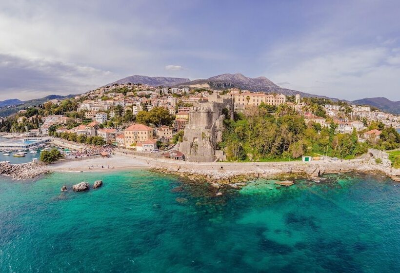 Pool Villa Luxoria Trebesin Happy Rentals