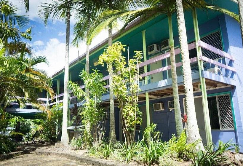 Общежитие Caravella Backpackers