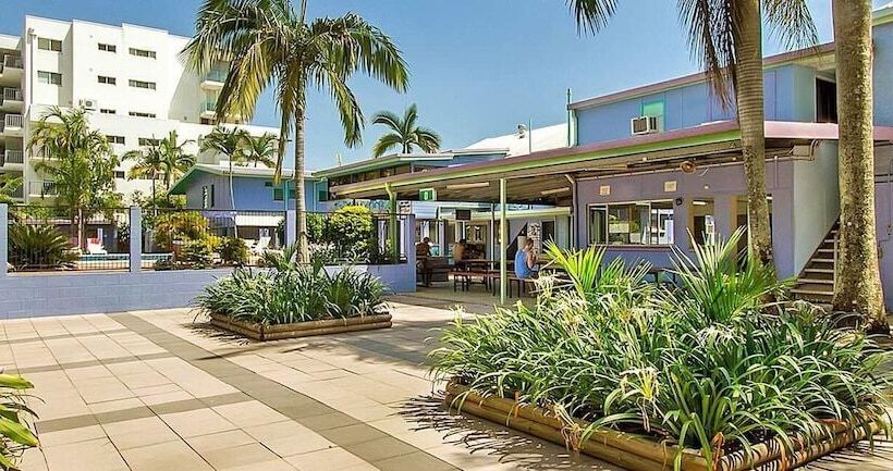 Общежитие Caravella Backpackers