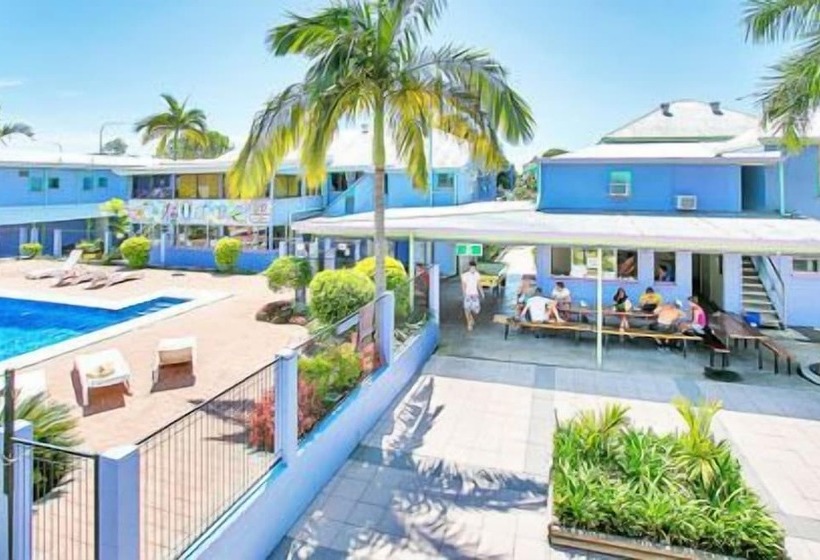 Общежитие Caravella Backpackers