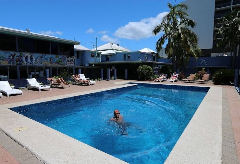 Общежитие Caravella Backpackers