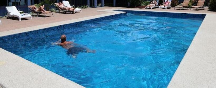 Общежитие Caravella Backpackers