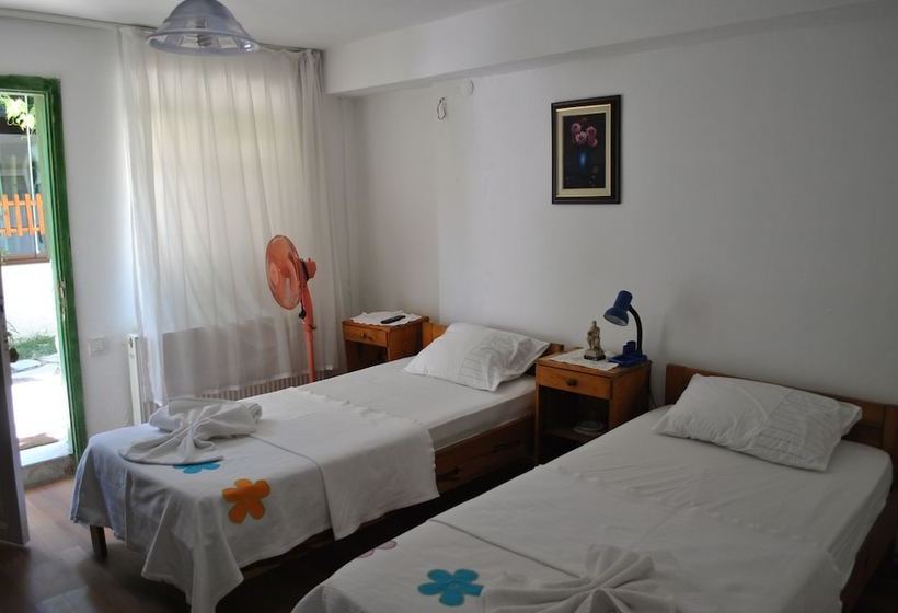 בית מלון כפרי Gunebakan Taliani