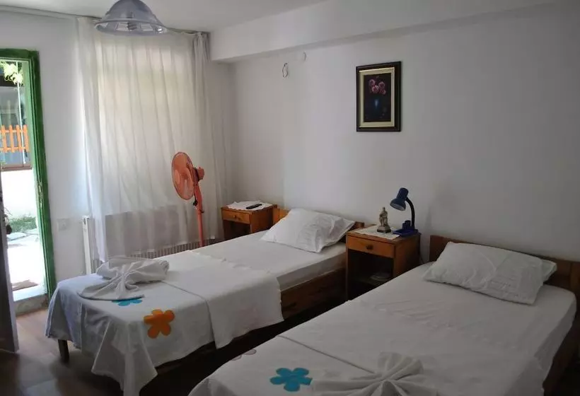 Hotel Gunebakan Taliani