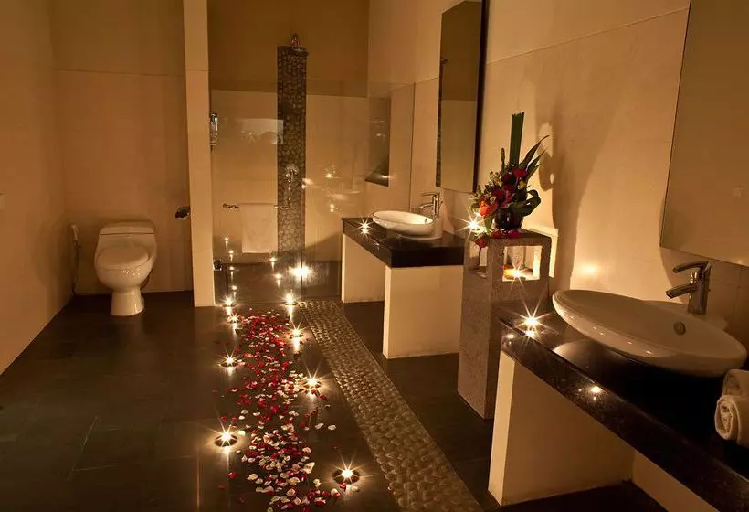 ホテル Alam Warna