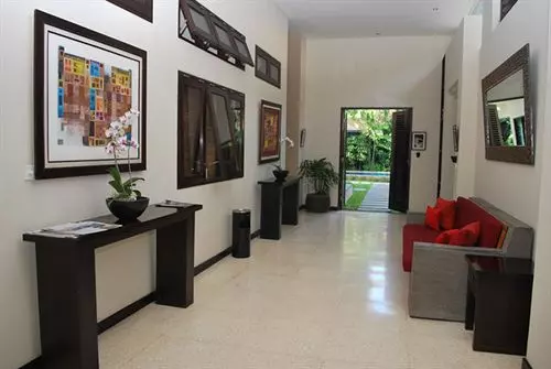 ホテル Alam Warna