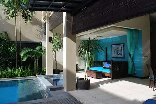 ホテル Alam Warna