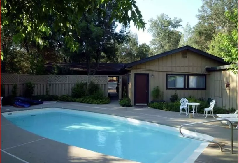 Отель Yosemite Bed And Breakfast