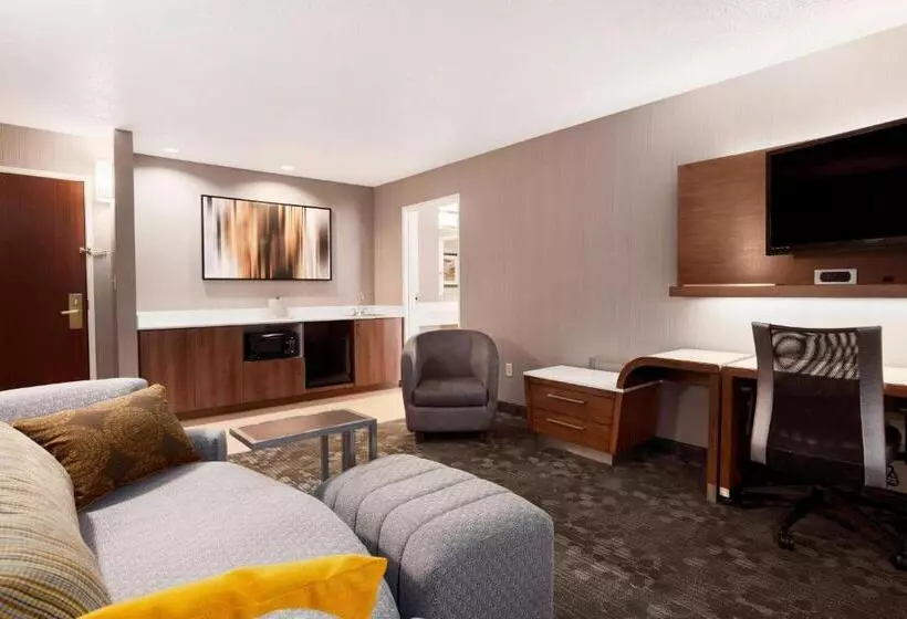 ホテル Courtyard Salt Lake City Layton