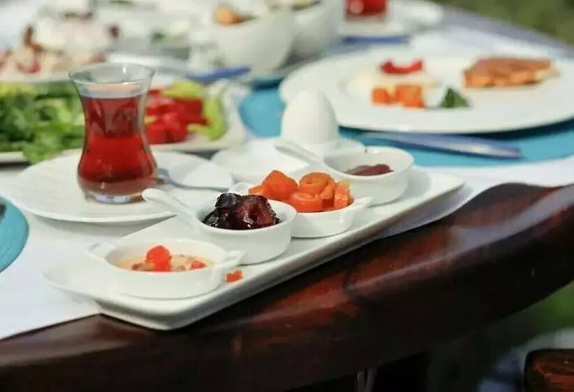 ホテル Gunebakan Taliani