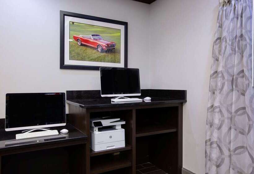 فندق La Quinta By Wyndham Tupelo