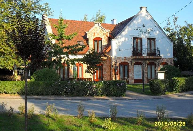 Várkert Panzió