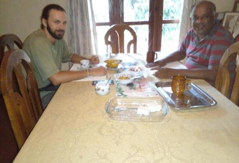 Bed and Breakfast Pilimathalawa Eco Lodge And Hostel