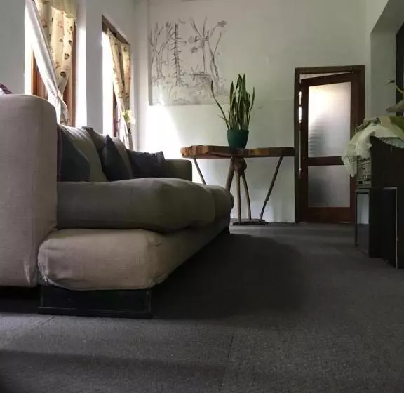 ベッドアンドブレックファースト Pilimathalawa Eco Lodge And Hostel
