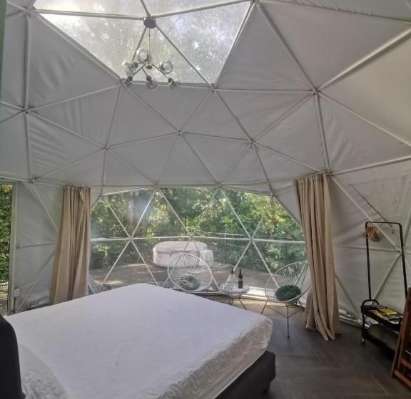 ベッドアンドブレックファースト Roble Coral Glamping