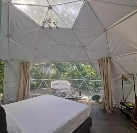 ベッドアンドブレックファースト Roble Coral Glamping