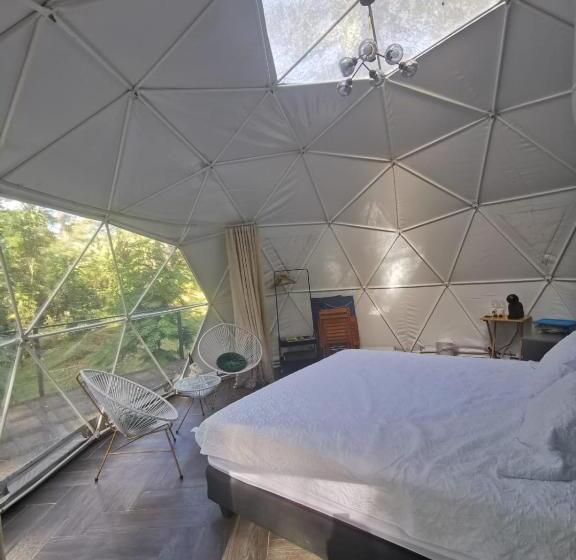 ベッドアンドブレックファースト Roble Coral Glamping