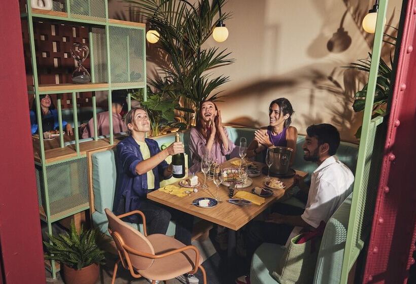 هتل The Social Hub Madrid 4 Star