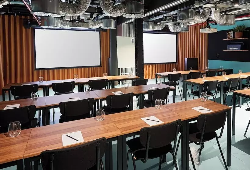 هتل The Social Hub Madrid 4* Star