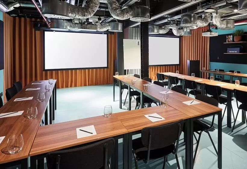 هتل The Social Hub Madrid 4* Star