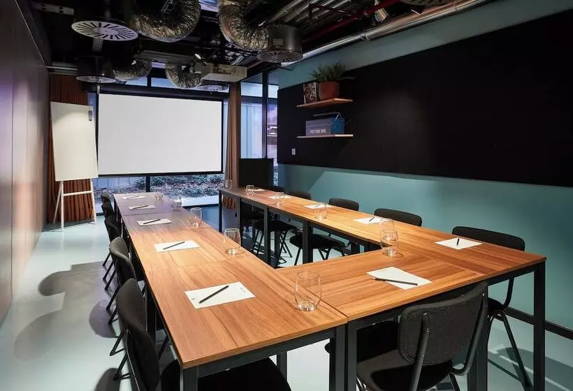 هتل The Social Hub Madrid 4* Star