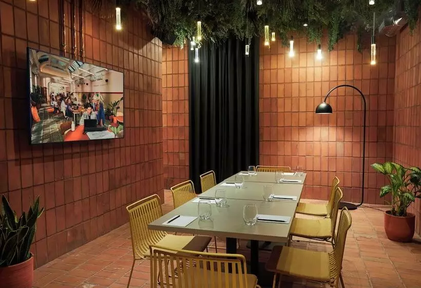 هتل The Social Hub Madrid 4* Star