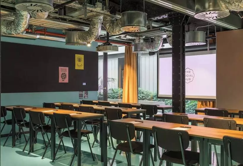 هتل The Social Hub Madrid 4* Star