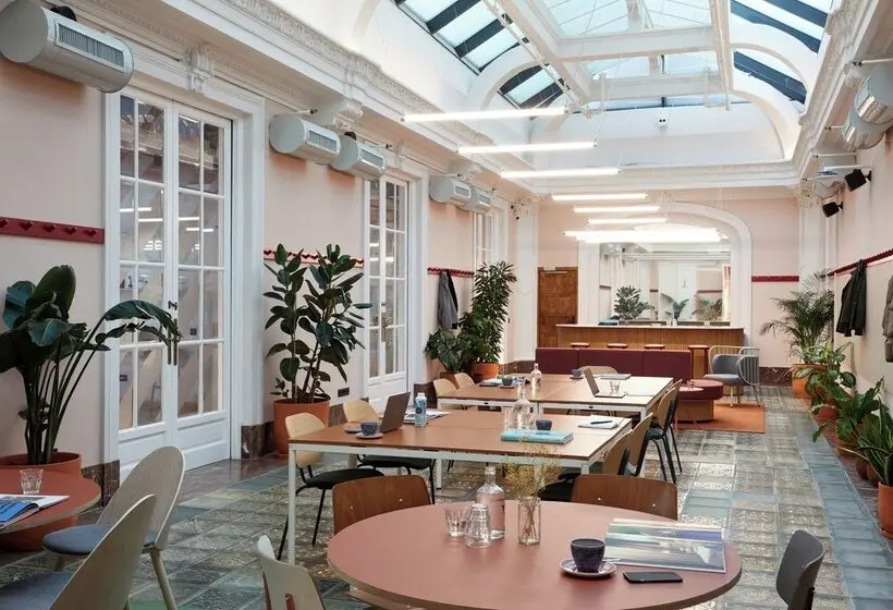 هتل The Social Hub Madrid 4* Star