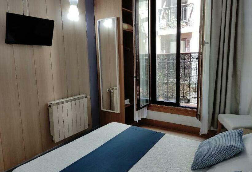 פנסיון Alojadonosti City Center