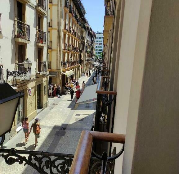 פנסיון Alojadonosti City Center