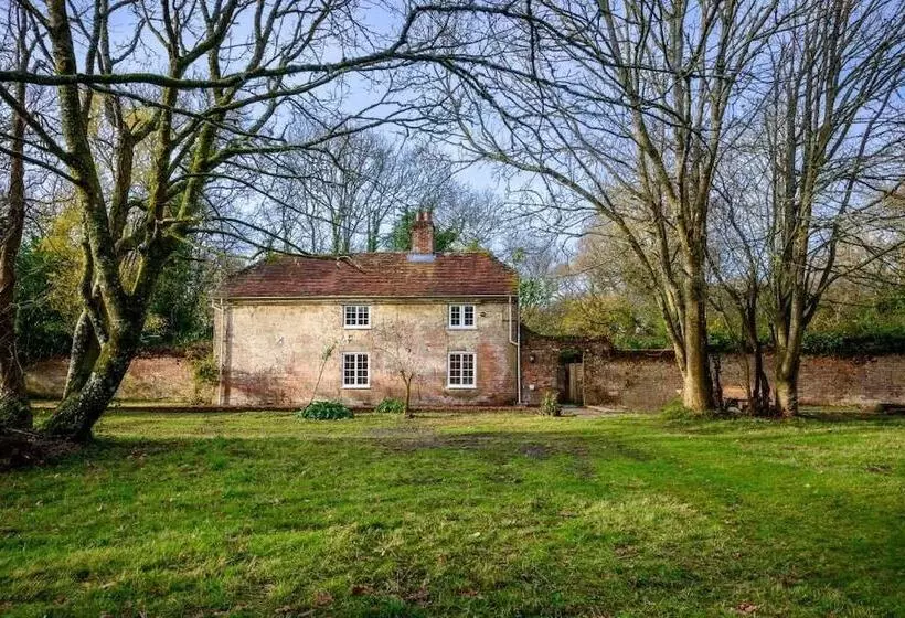 Majatalo The Retreat New Forest, Hinton