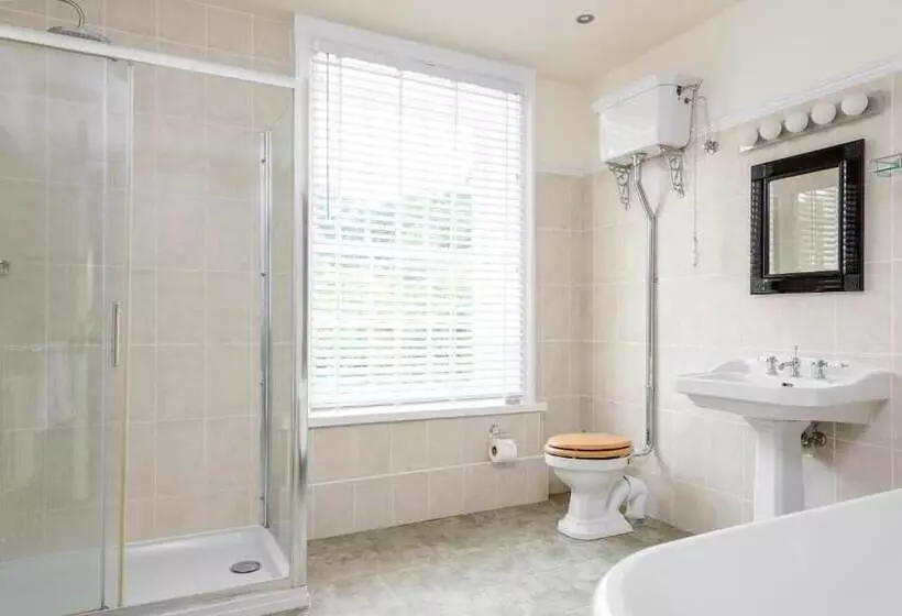 Majatalo The Retreat New Forest, Hinton