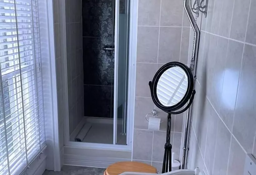 Majatalo The Retreat New Forest, Hinton