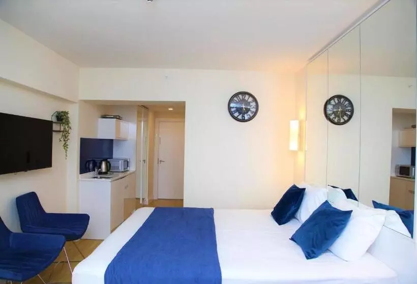 Sea View Aparthotel In Batumi