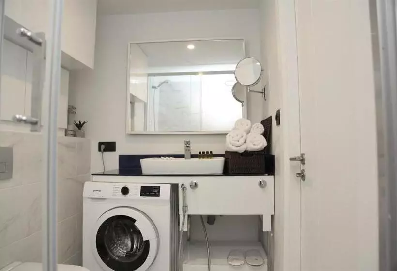 Sea View Aparthotel In Batumi