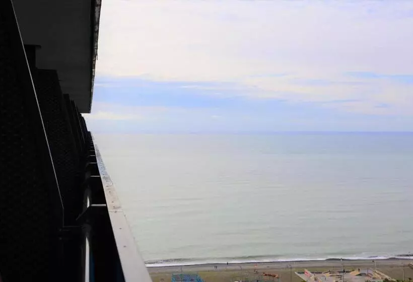 Sea View Aparthotel In Batumi