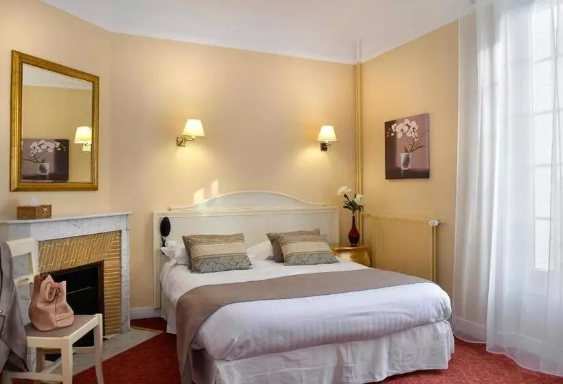 Hotelli Logis Hôtel Restaurant Le Parc