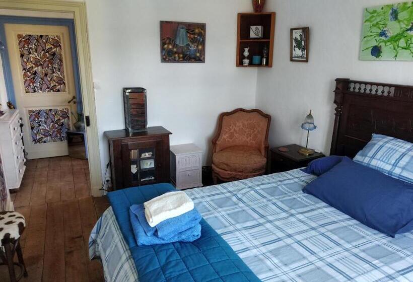 Cute 1 Bed Cottage With View Across Park