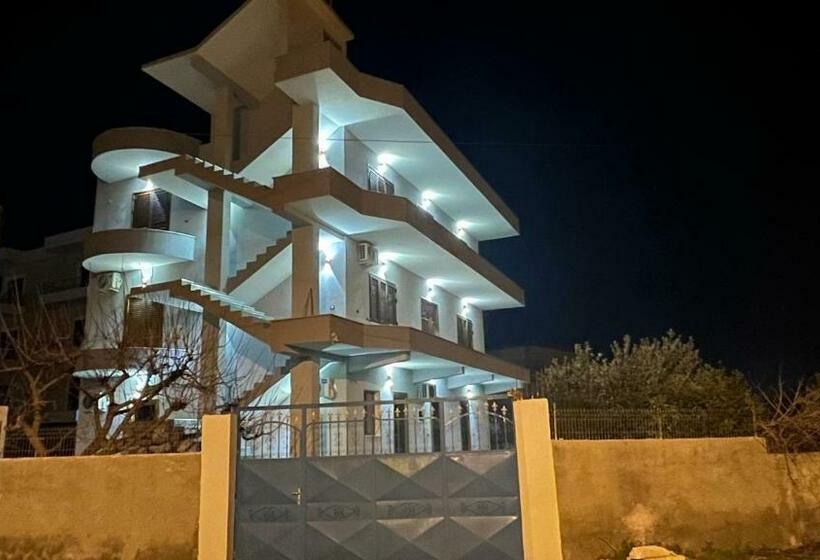 پانسیون Serene Stay