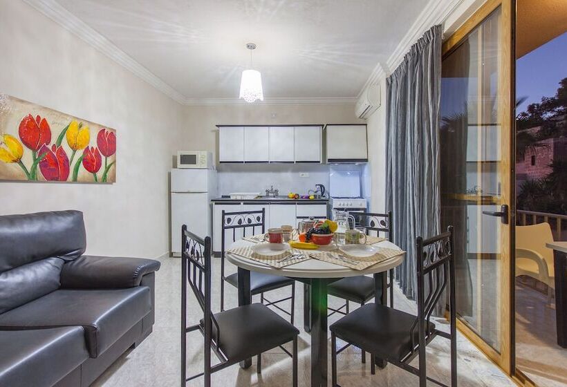 Pool & Sea Merill Apartments Mellieha Happy Rentals