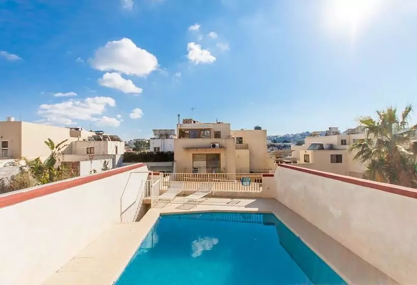 Pool & Sea Merill Apartments Mellieha   Happy Rentals